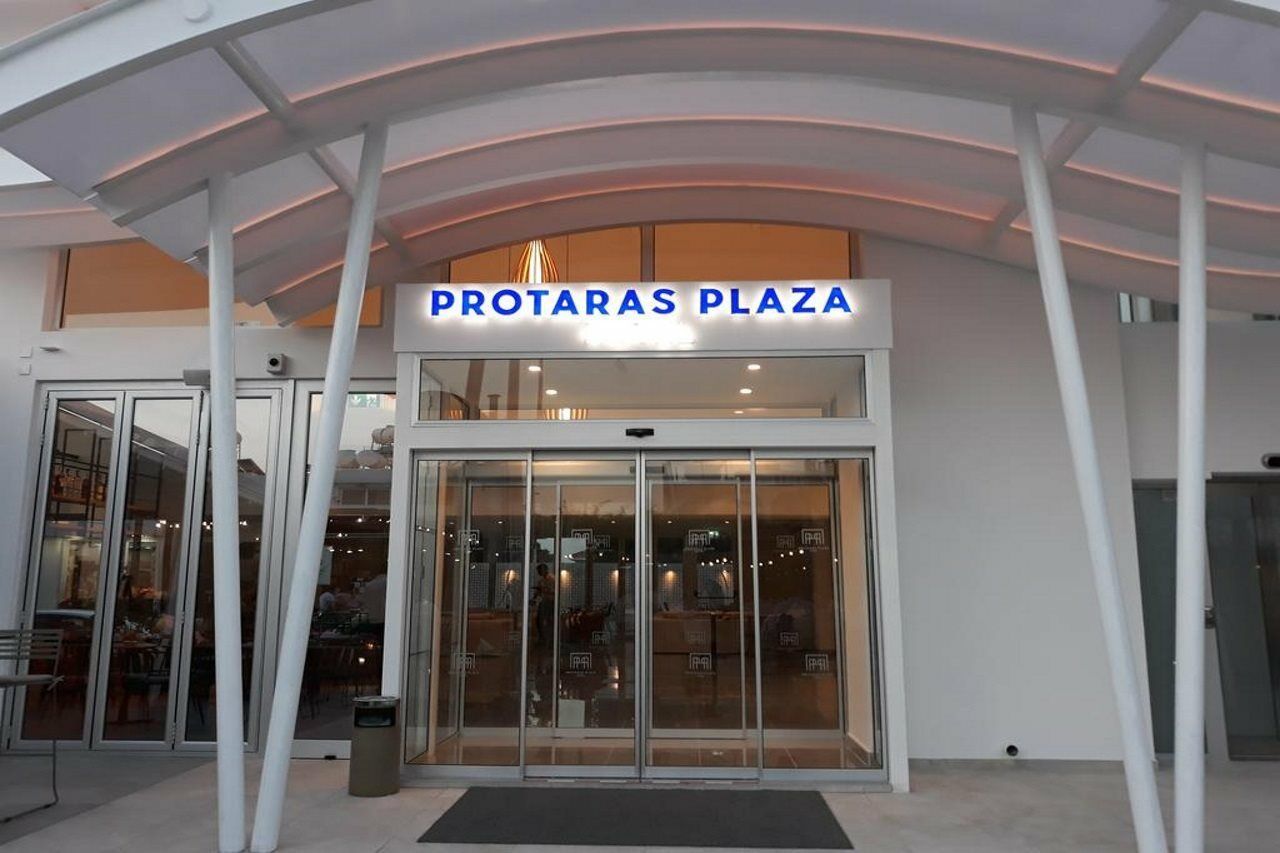 プロタラス プラザ ホテル エクステリア 写真
